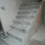 Бетонная лестница с забежными ступенями